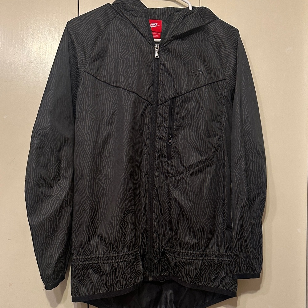 Nike Black Hooded Jacket with Subtle Pattern